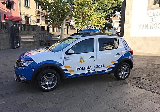 Coche de la Policía Local de Firgas.