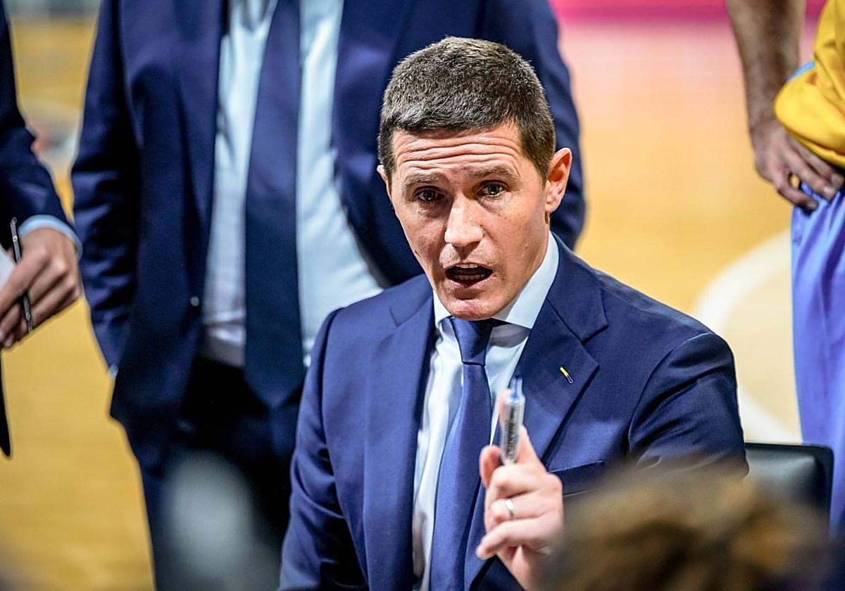 Lakovic, durante un tiempo muerto en el encuentro frente al Le Mans.