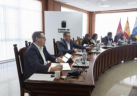 Representantes de los partidos en la oposición en el Cabildo.