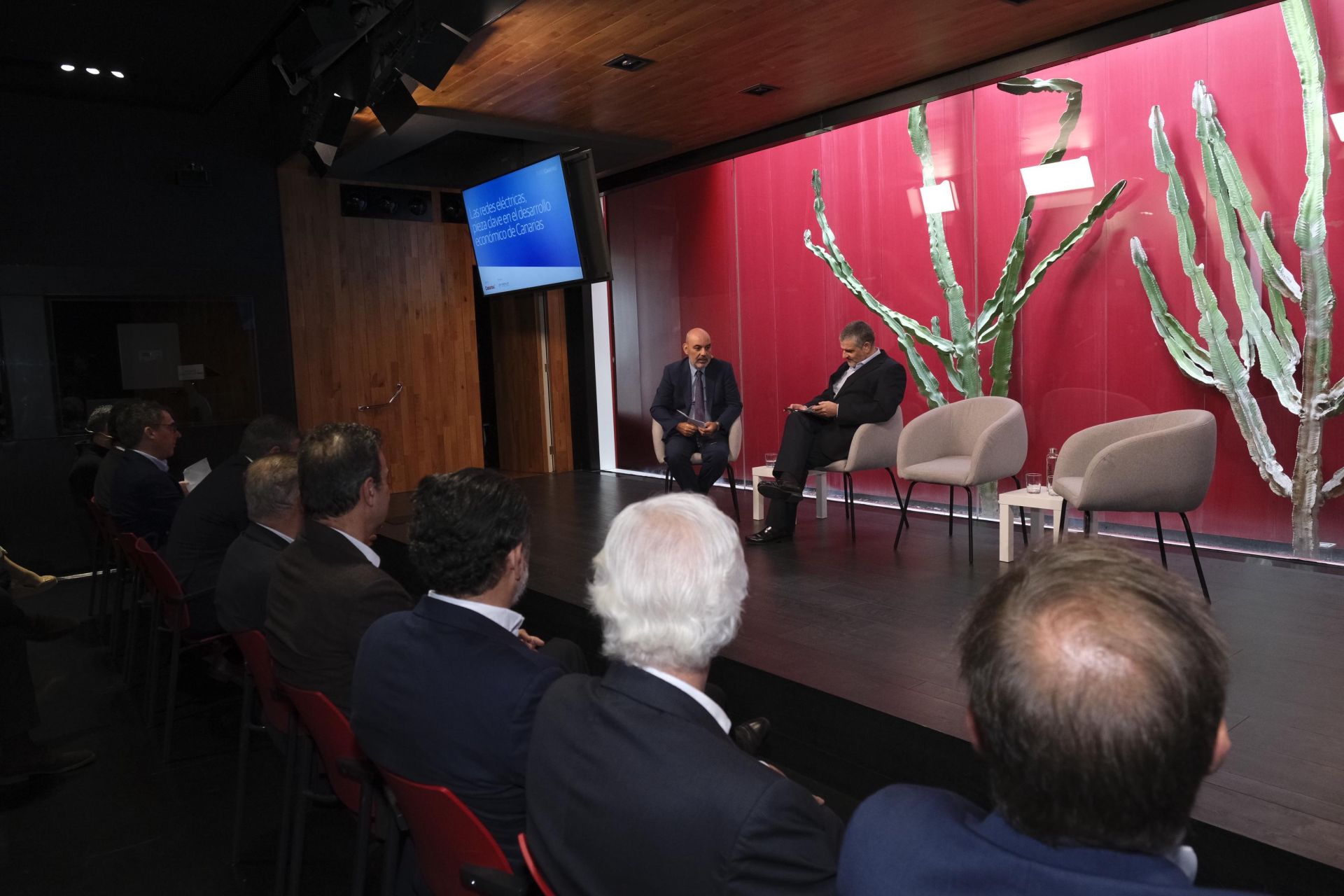 ForoCANARIAS7: &#039;Las redes eléctricas, pieza clave en el desarrollo económico de Canarias&#039;, en imágenes