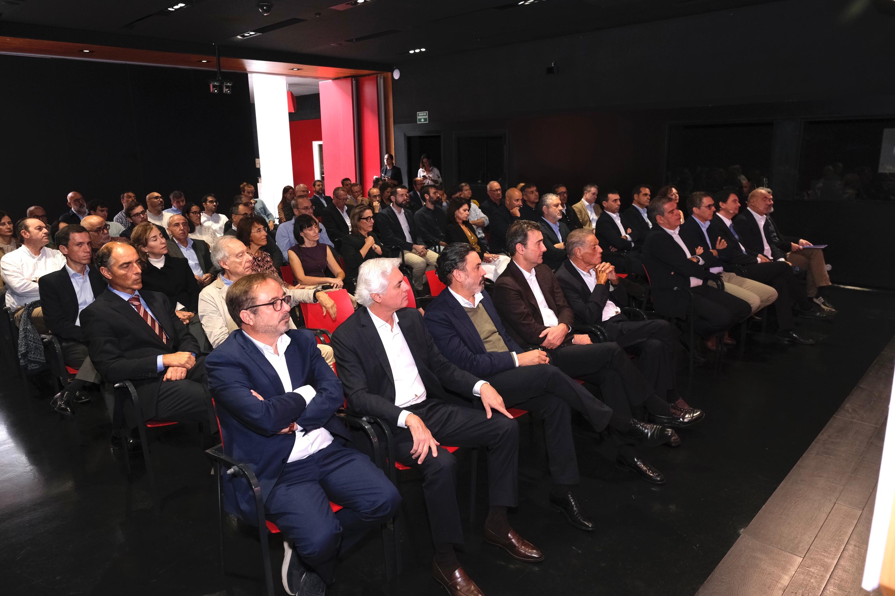 ForoCANARIAS7: &#039;Las redes eléctricas, pieza clave en el desarrollo económico de Canarias&#039;, en imágenes