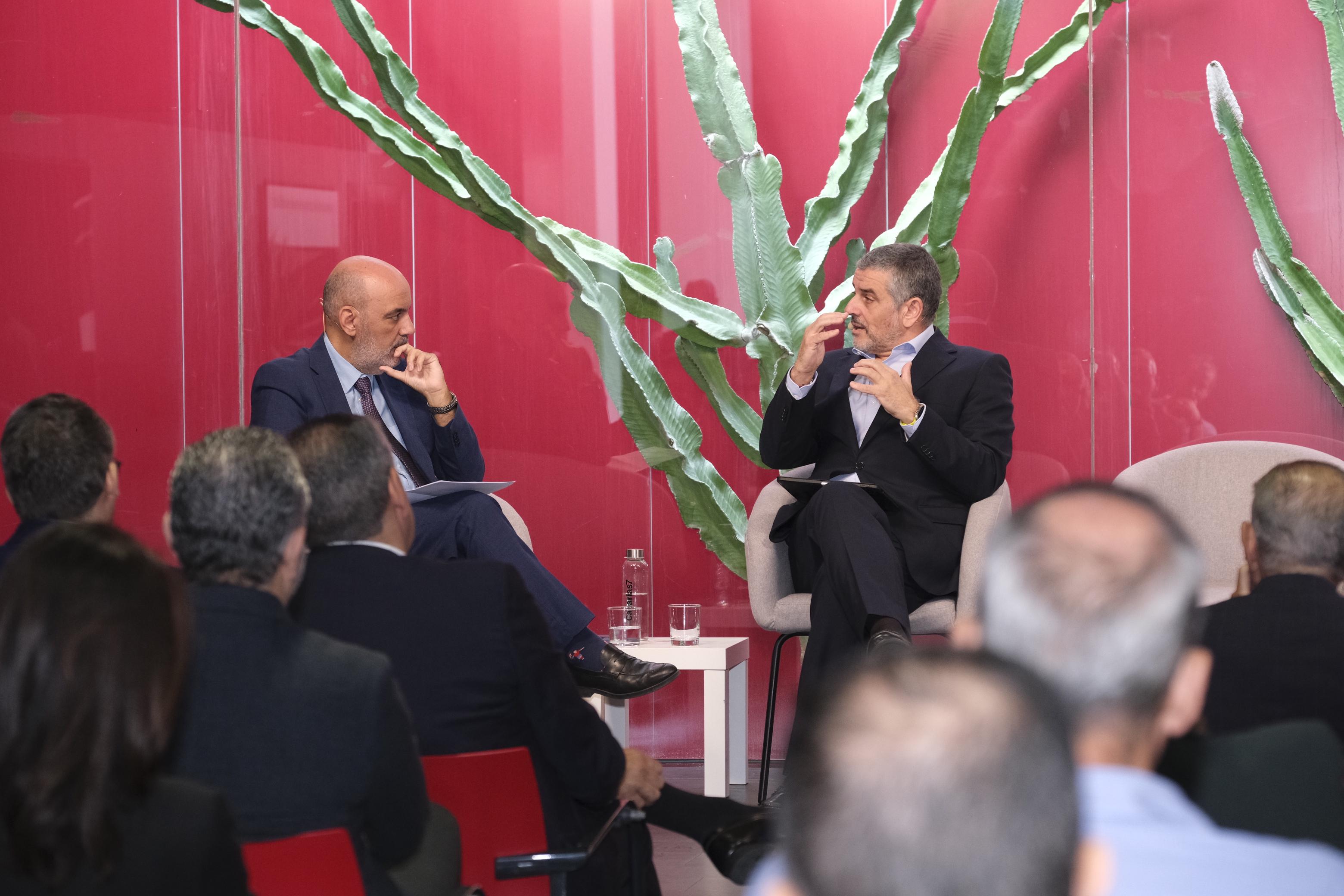 ForoCANARIAS7: &#039;Las redes eléctricas, pieza clave en el desarrollo económico de Canarias&#039;, en imágenes