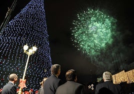 Encendido de las luces de Navidad en el centro comercial Las Arenas (Las Palmas de Gran Canaria).