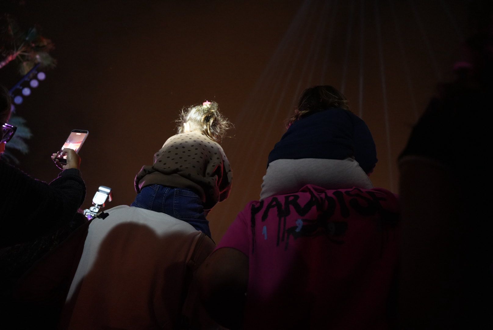 El encendido de las luces de navidad de Las Arenas, en imágenes