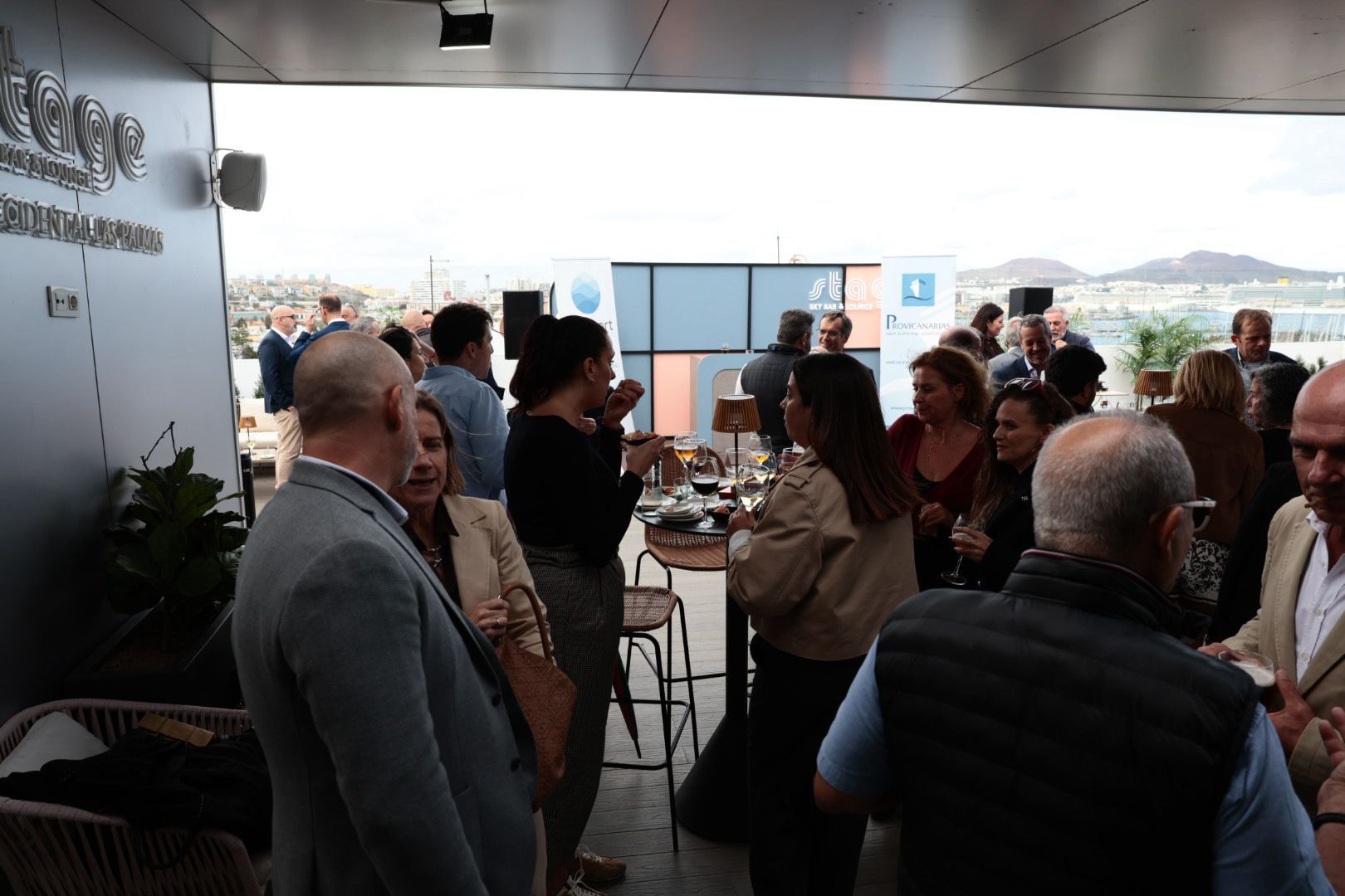 La patronal portuaria Oneport celebra su coctel navideño