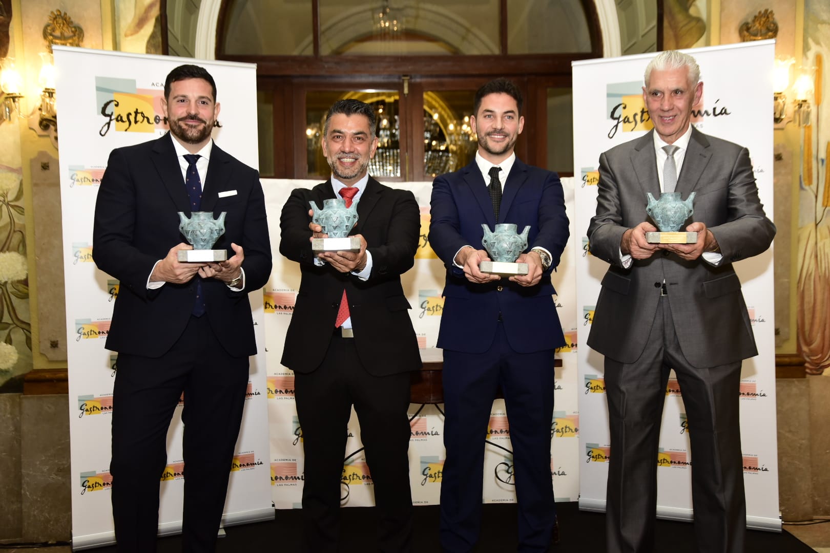 Noche de excelencia culinaria en Las Palmas: los premios de la Academia llenan de brillo el Santa Catalina