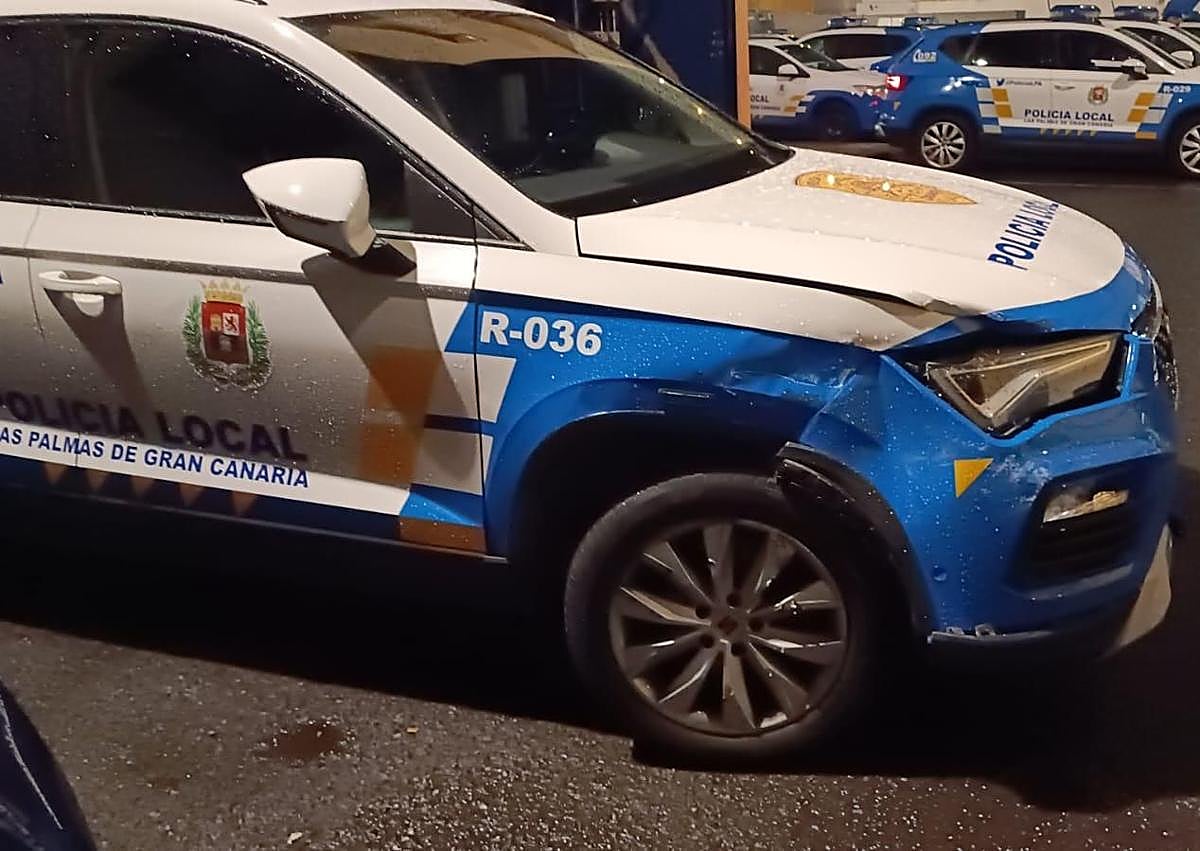 Imagen secundaria 1 - Accidentada huida por Las Palmas de Gran Canaria en un furgón robado