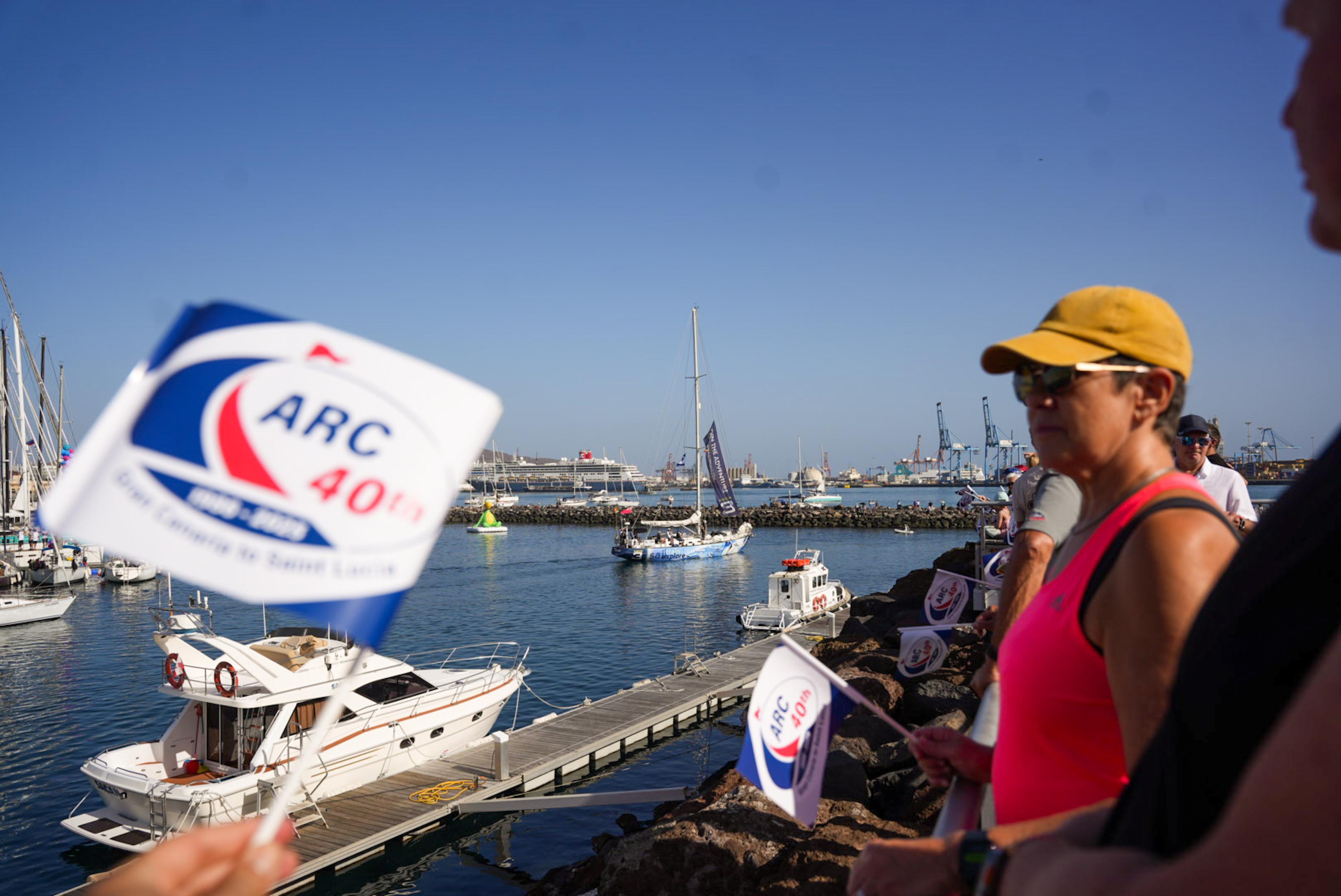 Despedida multitudinaria en la 40ª ARC: navegantes de 33 nacionalidades parten desde el Muelle Deportivo