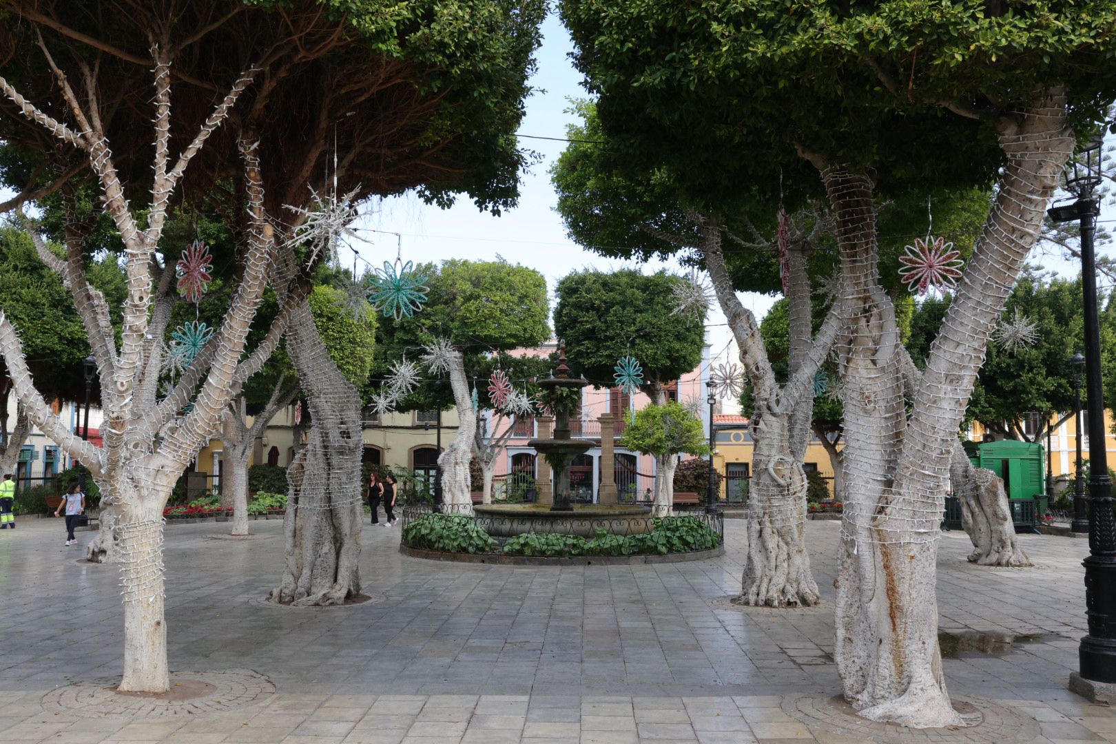 Los preparativos de Gáldar para iluminar la Navidad, en imágenes