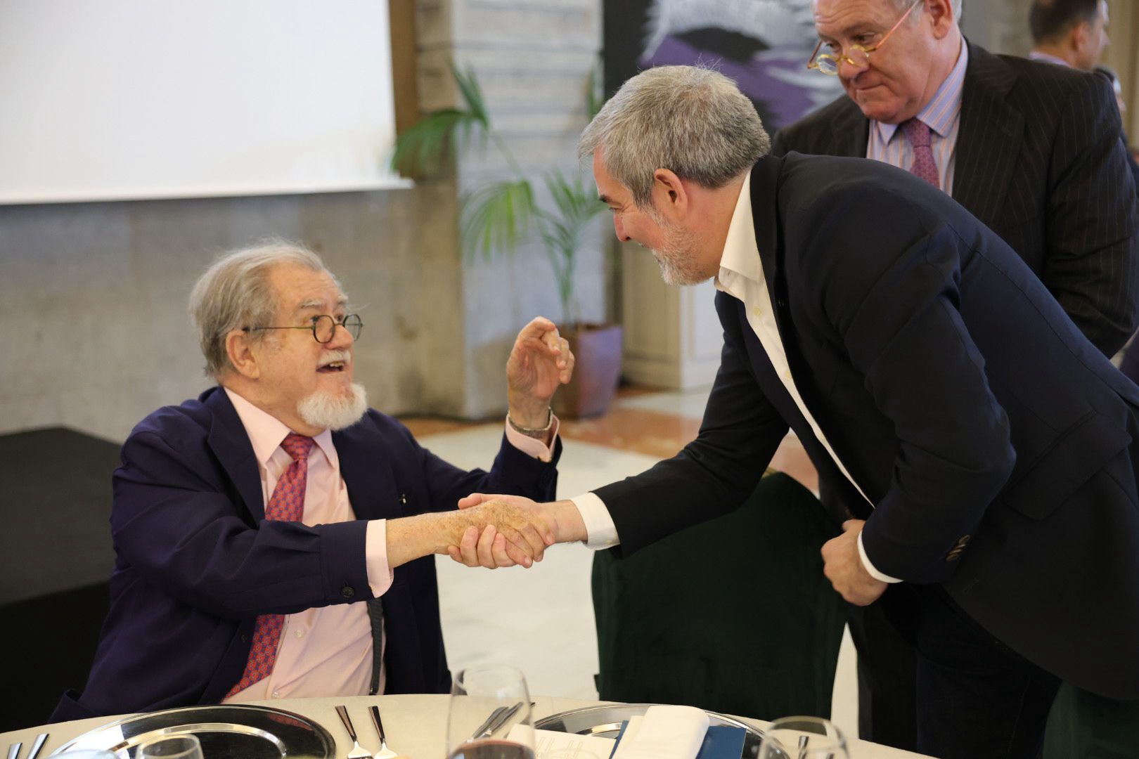 Imágenes de la entrega del I Premio Gaveta de Honor a Pedro del Castillo