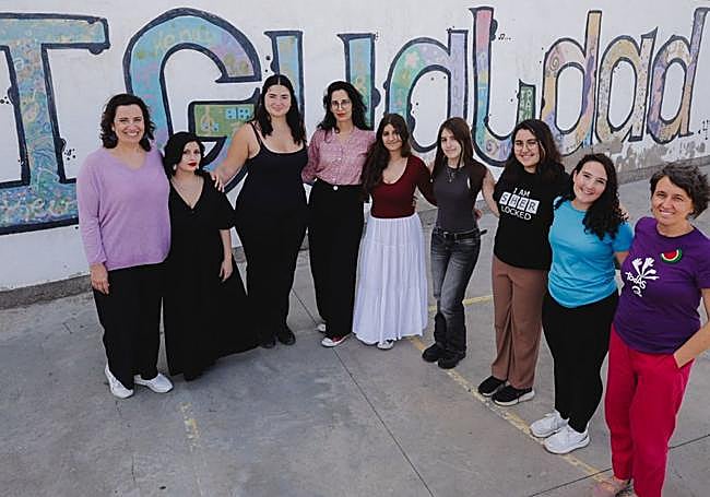 De izquierda a derecha, Elena, Tairi, Sofía, Elisa, Lucía (IES Isabel de España), Ana, Lucía (IES Pérez Galdós), Aroa y Dulce.