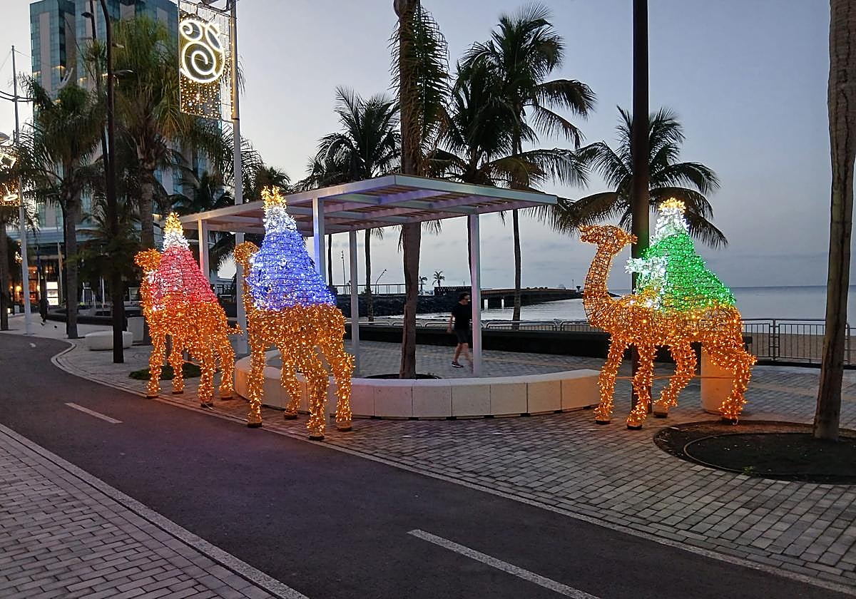Ornamentación navideña en pleno centro de Arrecife.
