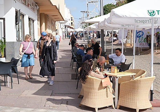 Terraza en la peatonal Primero de Mayo, en Puerto del Rosario.