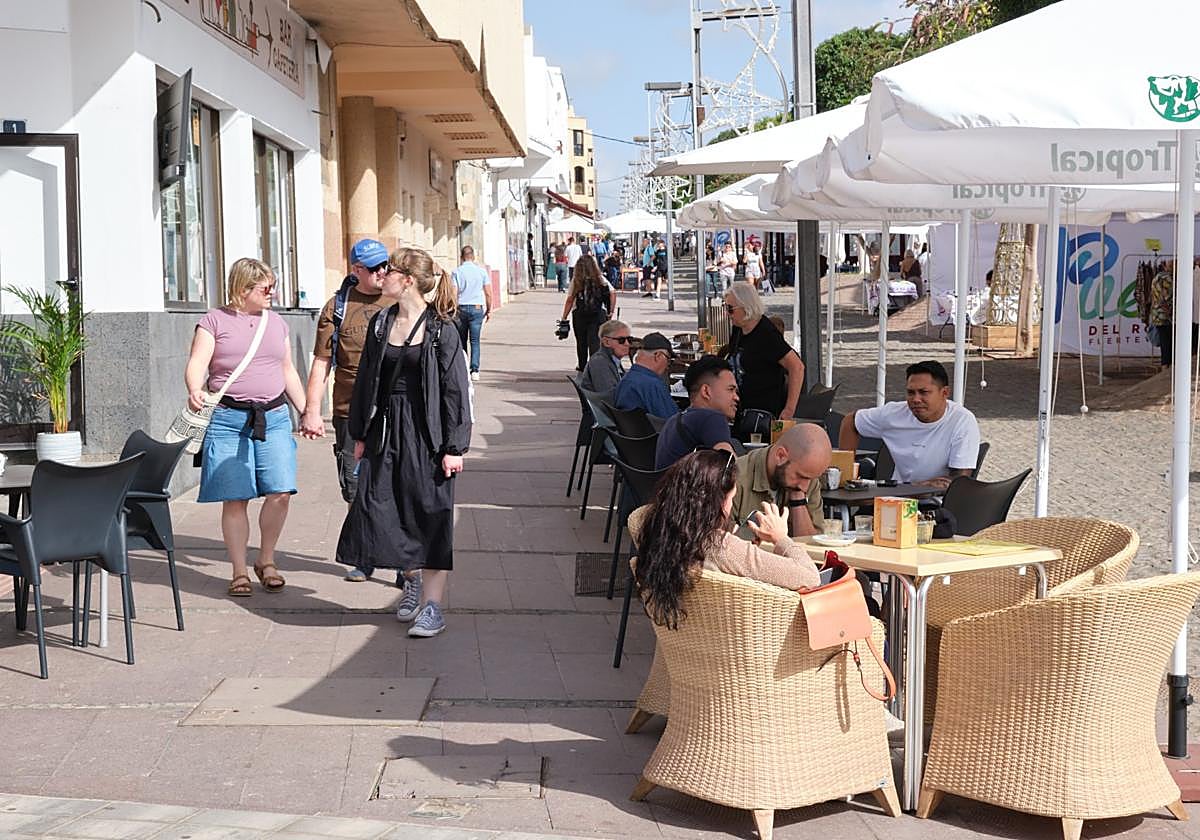 Terraza en la peatonal Primero de Mayo, en Puerto del Rosario.