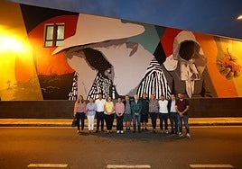 El mural, ya acabado, tras su inauguración.