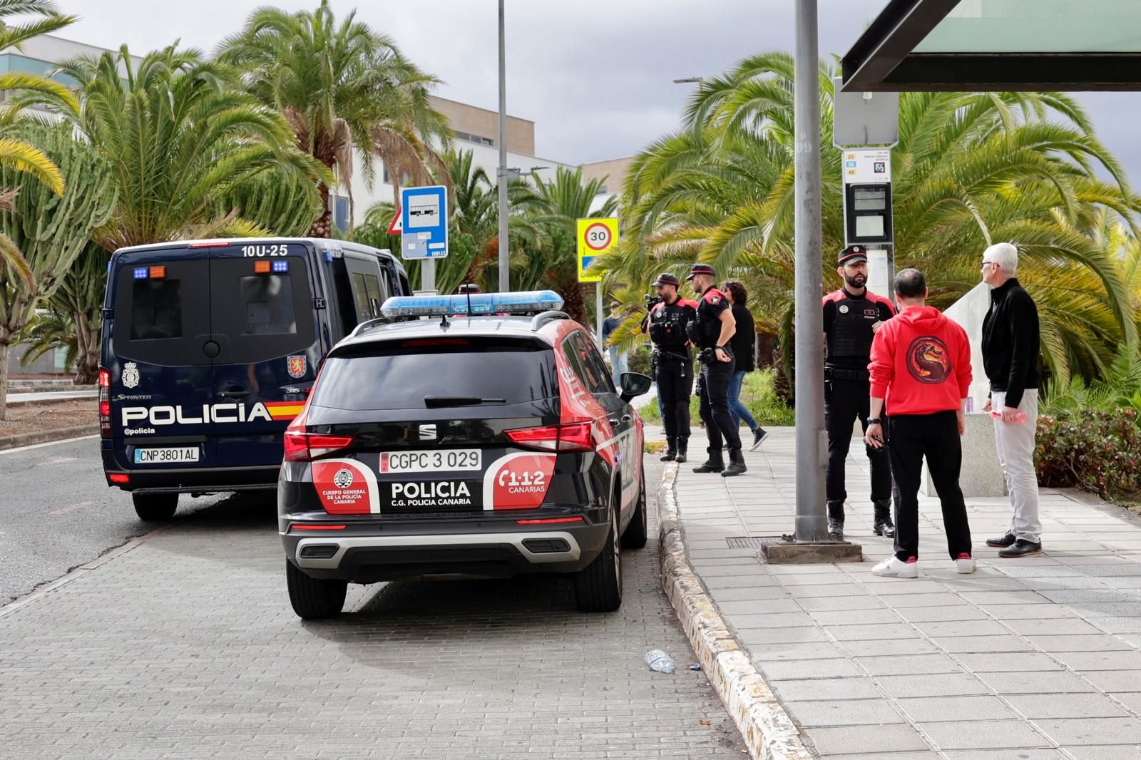 Las imágenes de la ULPGC tras el correo de amenaza terrorista