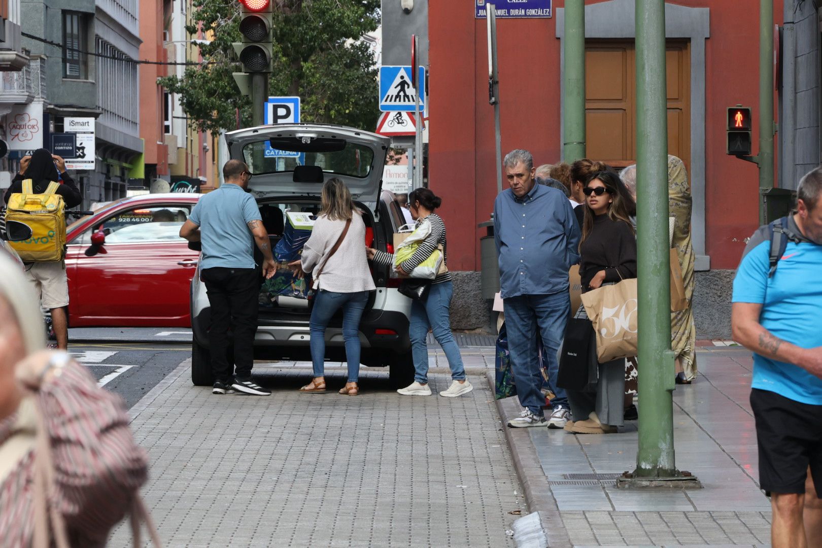 Imágenes de las compras por el Black Friday en zonas comerciales de Las Palmas de Gran Canaria
