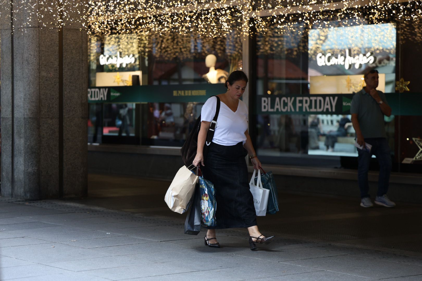Imágenes de las compras por el Black Friday en zonas comerciales de Las Palmas de Gran Canaria
