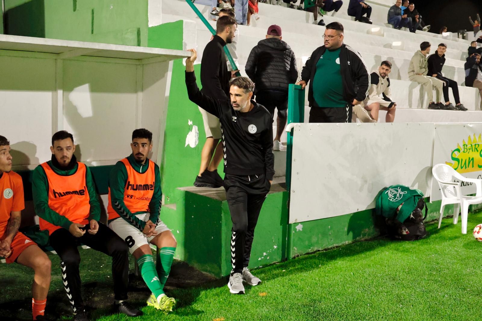 El debut de Valerón en el banquillo del Arguineguín, en imágenes