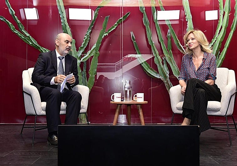 La periodista Susanna Griso, junto al director de CANARIAS7, Francisco Suárez Álamo.