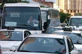 Atasco en una carretera de Gran Canaria.