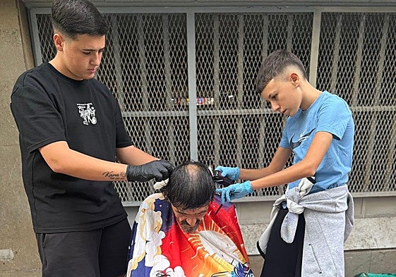 Los jóvenes altruistas, unidos por una buena causa.