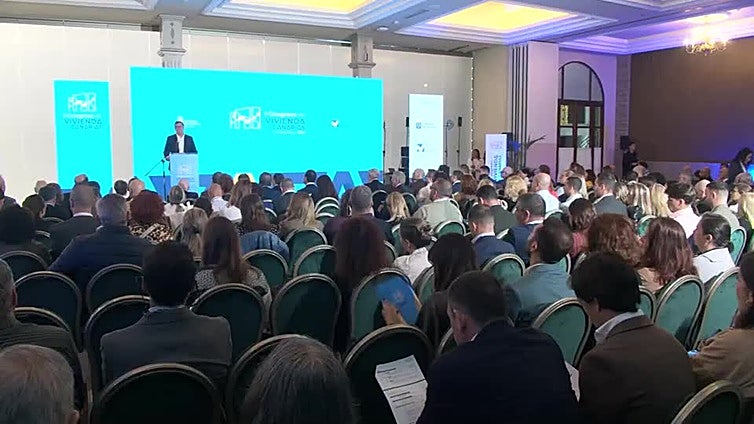 Fernando Clavijo participa en la inauguración del Congreso de Vivienda de Canarias