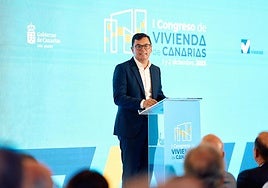 El consejero de Obras Públicas, Vivienda y Movilidad del Gobierno de Canarias, Pablo Rodríguez, durante la inauguración del I Congreso de Vivienda de Canarias.