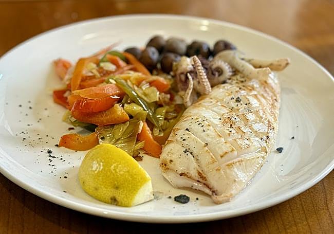 Calamar a la brasa en Karbon Kale