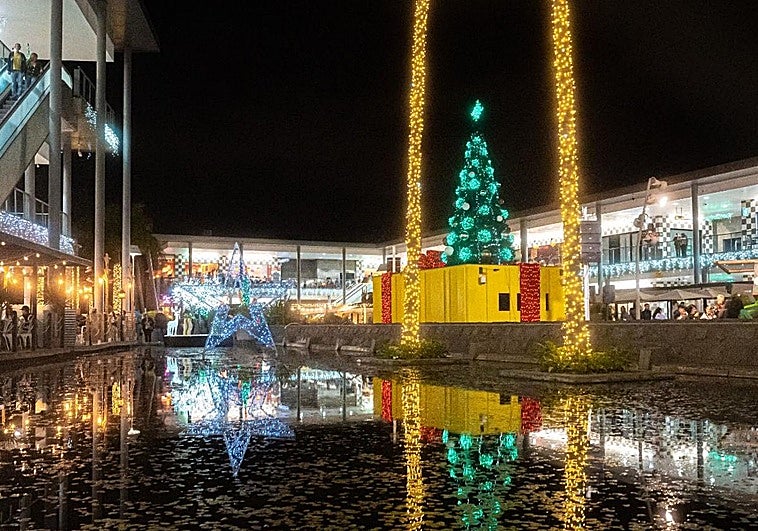 Las Ramblas Centro enciende la Navidad con un mensaje que invita a reflexionar: «Más amor, más tiempo, más hogar»