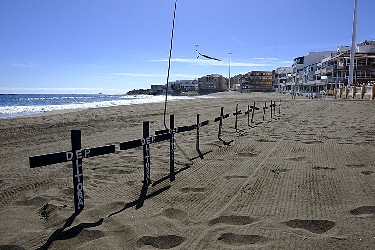La costa teldense quiere una respuesta a lo que está sucediendo en sus playas.