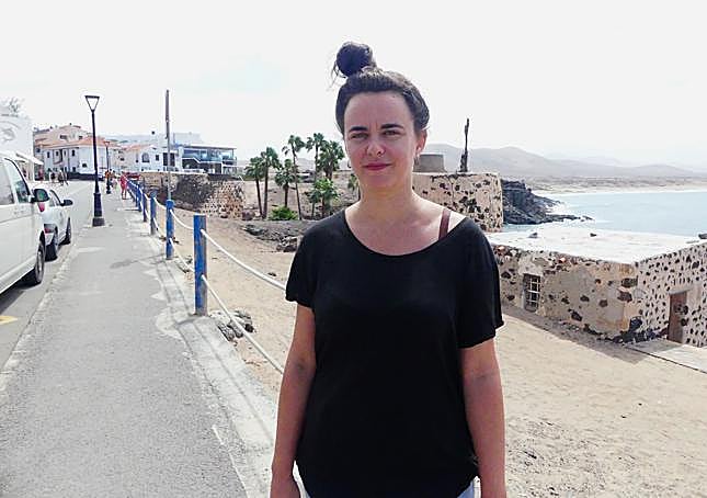 Aceysele Chacón, portavoz de Drago Canarias en Fuerteventura, en El Cotillo.