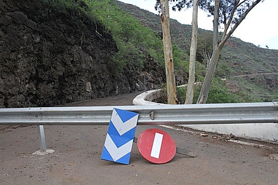 Corte de carretera en Gran Canaria.