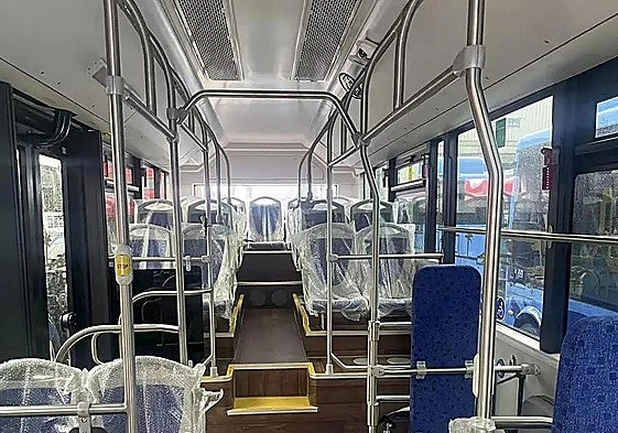 Interior de una de las guaguas de próximo estreno en Arrecife.