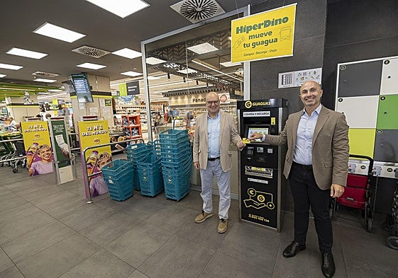 HiperDino promueve el uso del transporte público e incorpora máquinas expendedoras de tarjetas de guaguas municipales