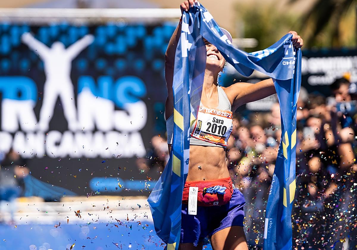 Sata Alonso, llegando a meta como vencedora.