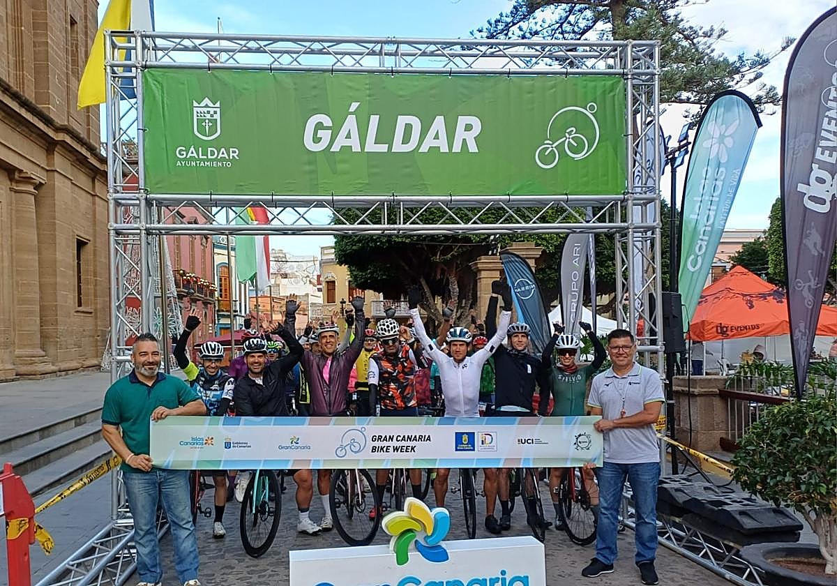 Imagen de la salida en la Plaza de Santiago de Gáldar.