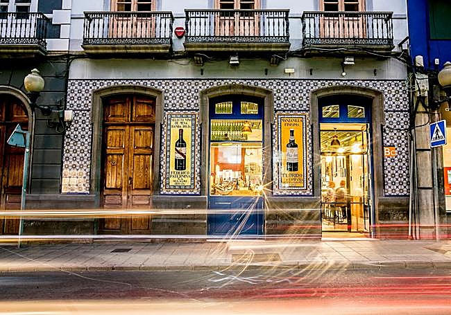 Fachada de Vinófilos