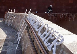 Tejeda, un bombón de pueblo: así se preparan los ganadores de la iluminación navideña de Ferrero Rocher