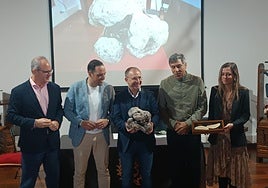 El ámbar gris hallado en un cachalote varado será expuesto en el Museo de La Palma