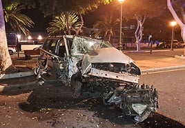 Circulaba a gran velocidad y se estrelló contra un árbol en la Vía Medular de Arrecife