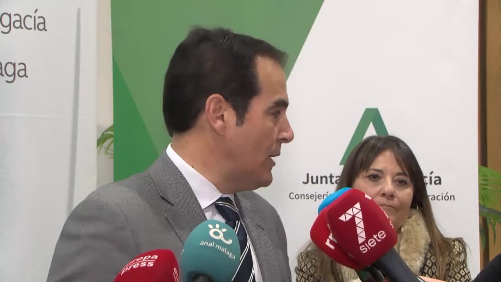 Junta de Andalucía critica "puñalada trapera" del Gobierno con acuerdo "bilateral" de jueces