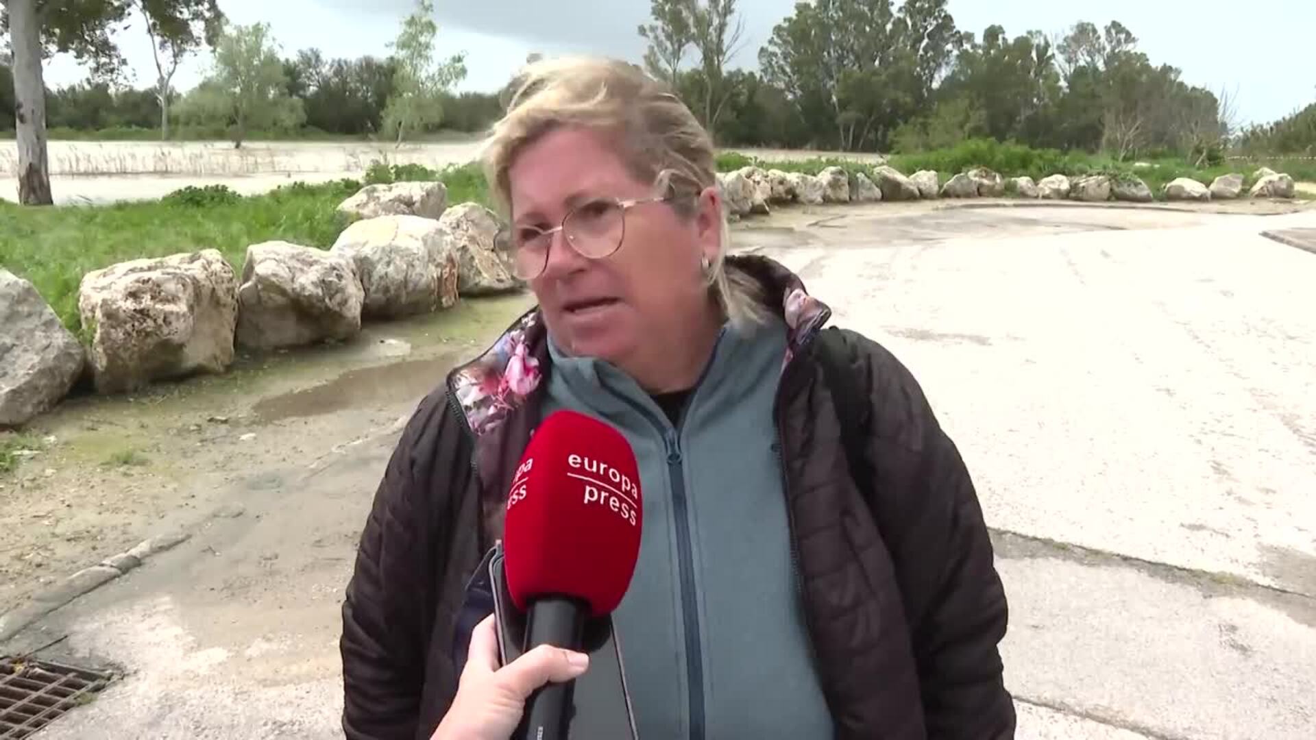 Vecinos desalojados por la crecida del río Guadalete en Jerez: "Esto se veía venir"