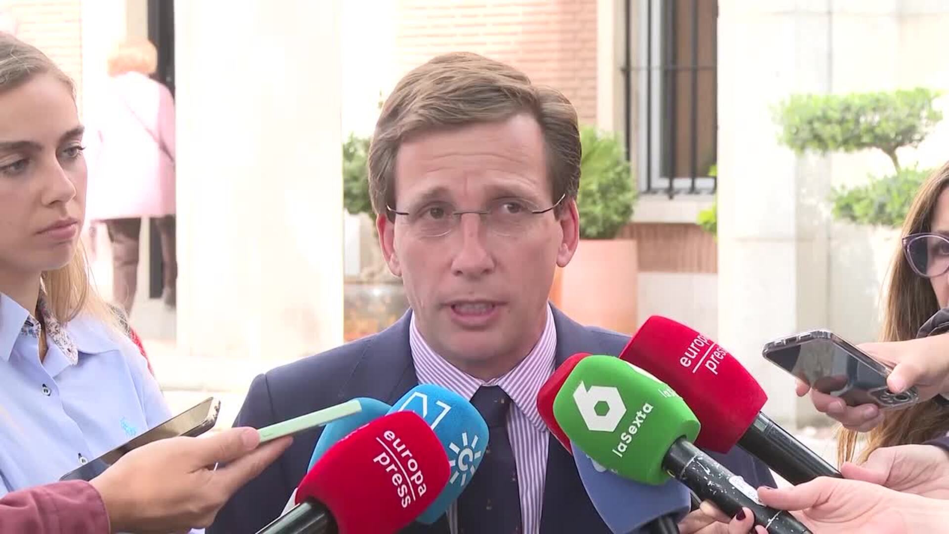 Almeida dice que Francisco trascendió hasta el corazón de todos y guiará "desde el cielo"