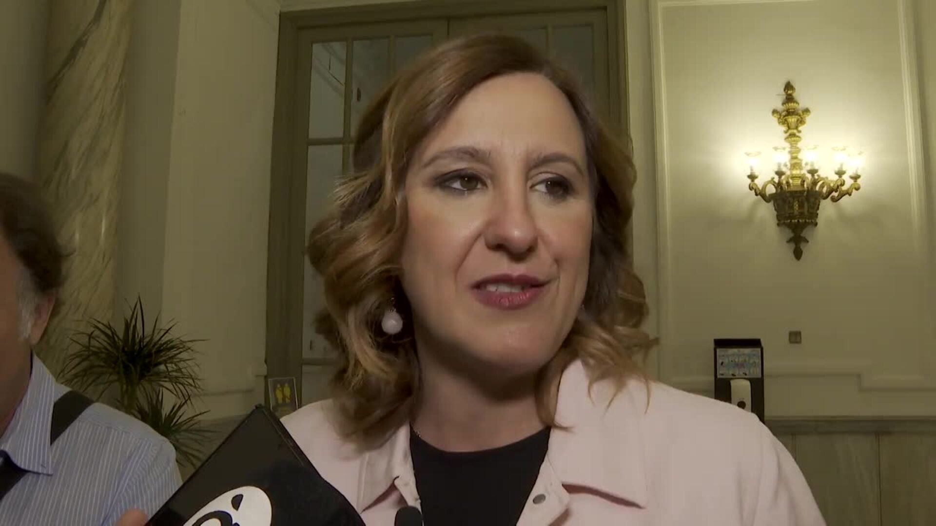 València celebra el Día de la Madre con una mascletà y todas las madres de las Falleras Mayores