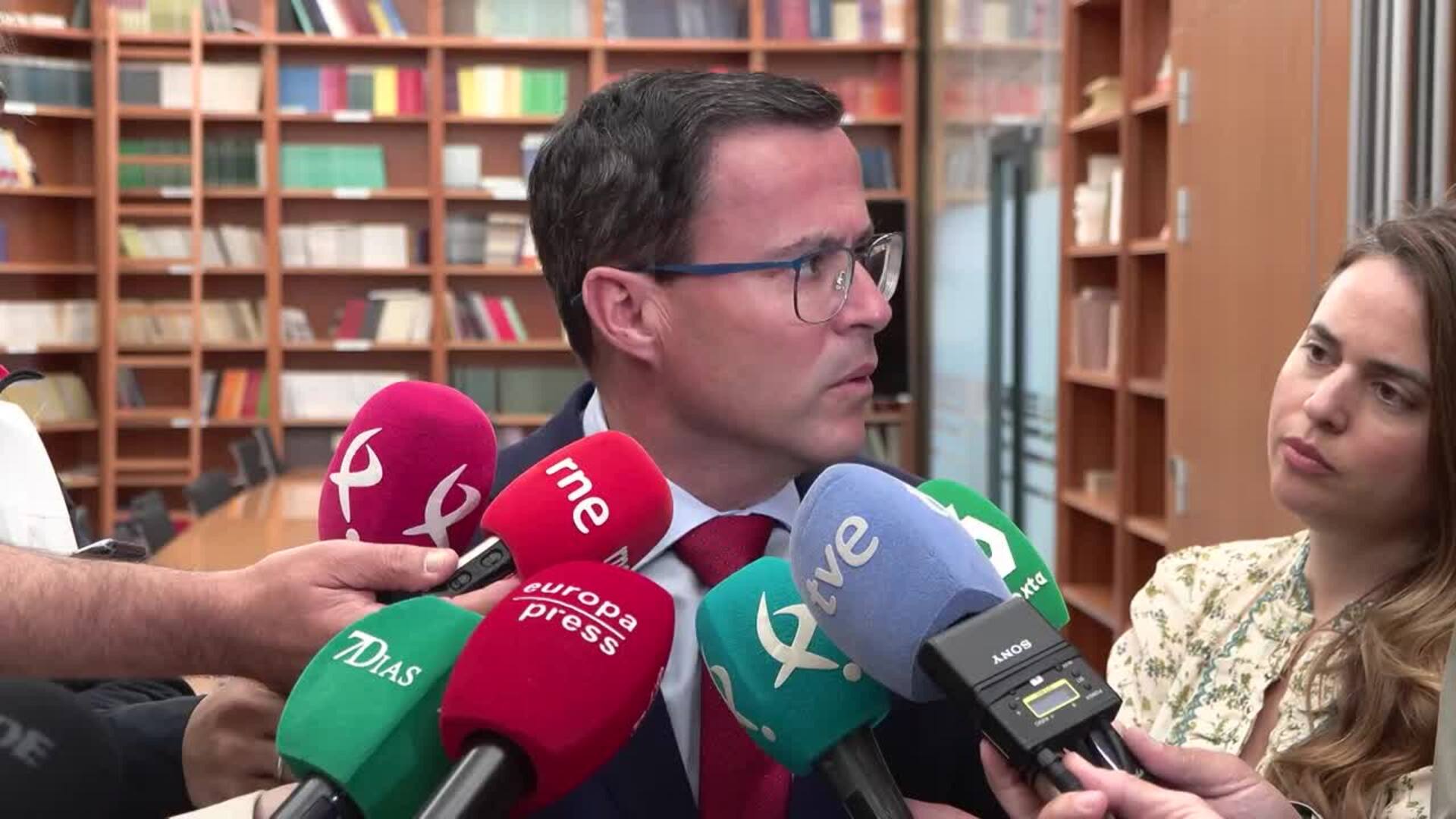 Gallardo dice que hay "un intento" de la derecha y para "impedir" que esté en la Asamblea