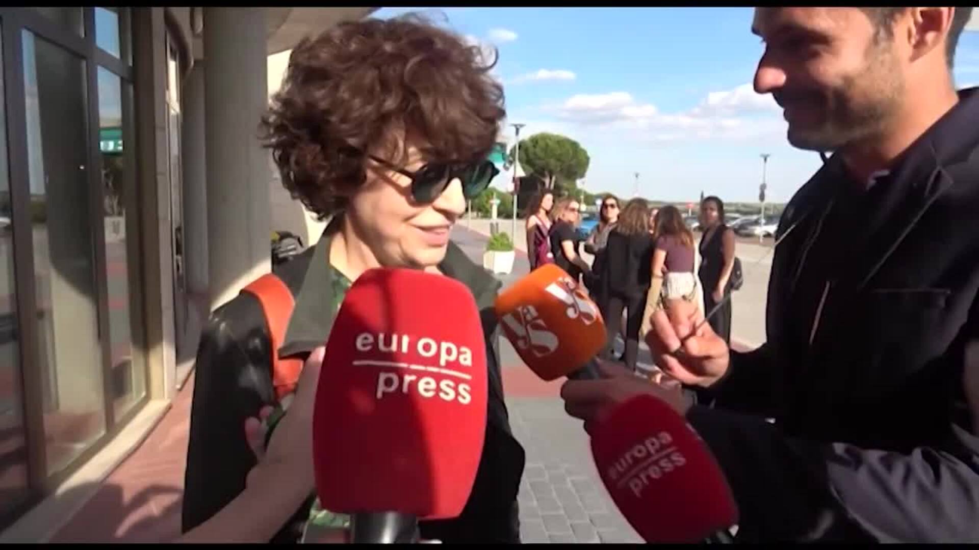 Multitud de familiares y rostros conocidos despiden a Mariano Ozores