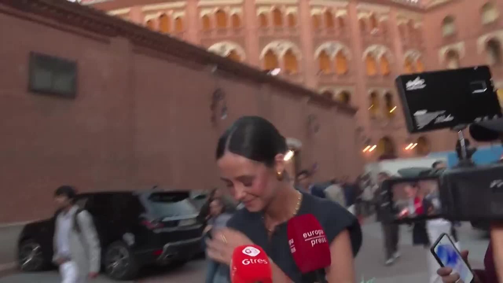 Victoria Federica arrasa en Las Ventas con un conjunto ideal para cualquier evento