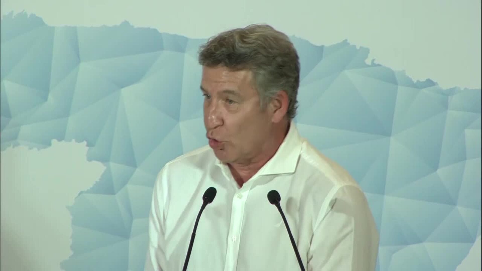 Feijóo lamenta que PSOE convierta Extremadura "en la zona cero de la decadencia del sanchismo"