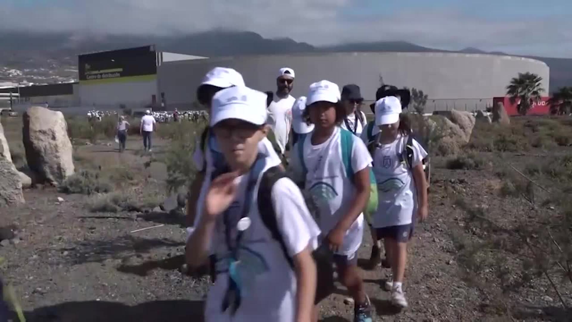 Más de un millar de voluntarios se implican en la recuperación del litoral de Tenerife